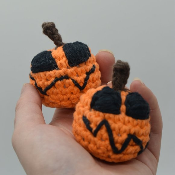 Handcrafted Crochet Catnip Jack O lantern Pumpkins Cat Toys Set of Two - Picture 3 of 4